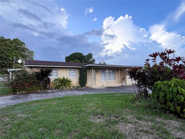 1 of 16 - 17320 Nw 47th Ave, Miami Gardens, FL