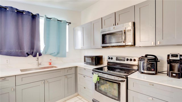 3 of 68 - 225 Ne 175th St, North Miami Beach, FL