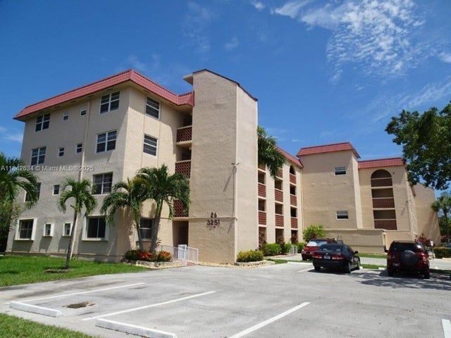 2 of 15 - 3251 Holiday Springs Blvd 401, Margate, FL