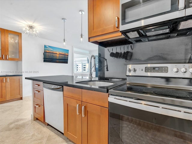 3 of 32 - 1881 Washington Ave 10g, Miami Beach, FL