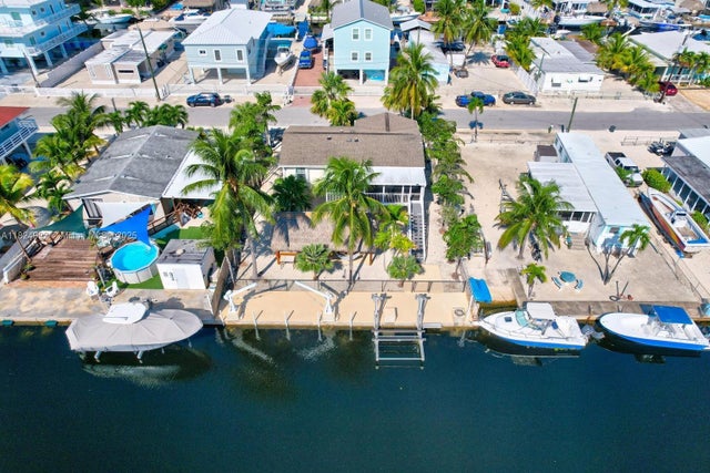 1 of 71 - 239 Lower Matecumbe Rd, Key Largo, FL