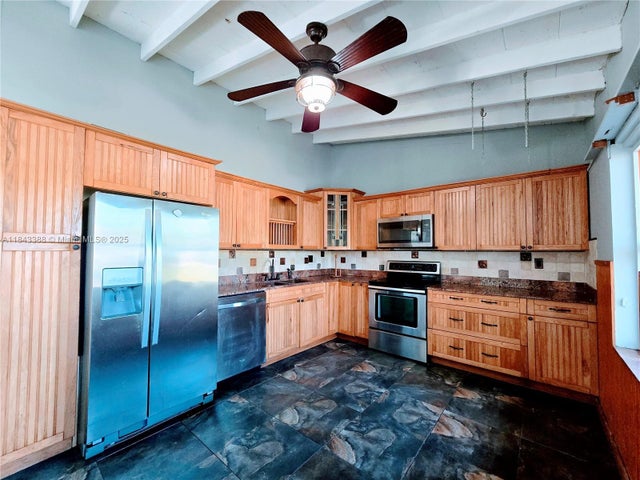 4 of 22 - 6208 Sw 26th St, Miramar, FL
