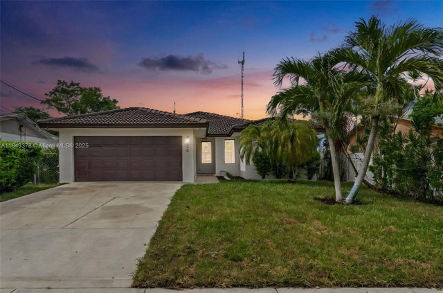 1 of 2 - 4826 Sw 18th St, West Park, FL