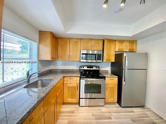 2 of 35 - 6521 Nw 21st St, Sunrise, FL