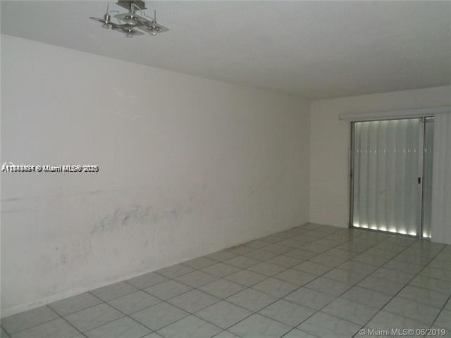 4 of 12 - 15225 Ne 6th Ave B207, Miami, FL