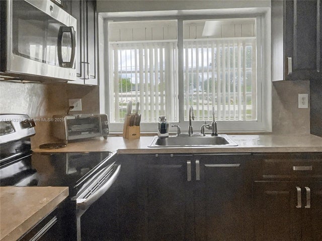 5 of 21 - 9301 Lime Bay Blvd 105, Tamarac, FL