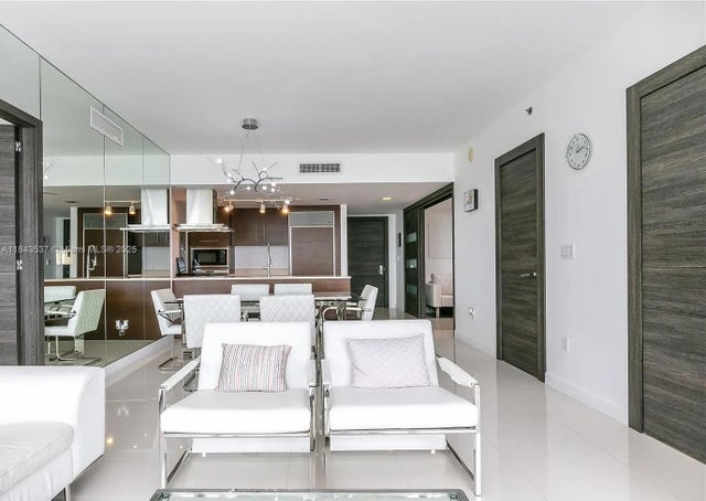4 of 27 - 495 Brickell Ave 703, Miami, FL