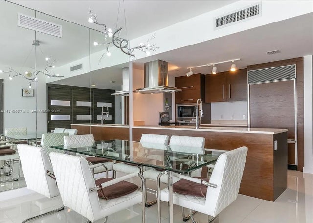 5 of 27 - 495 Brickell Ave 703, Miami, FL