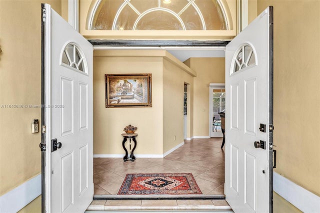 4 of 70 - 104 Oxford Ct, Royal Palm Beach, FL