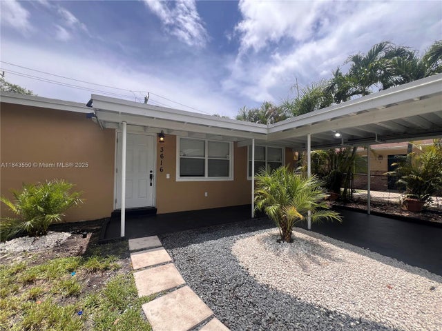 5 of 34 - 3616 Sw 14th St, Fort Lauderdale, FL