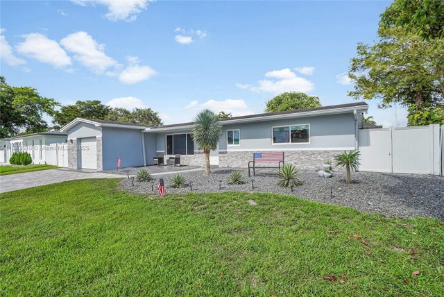 3 of 62 - 521 Nw 93rd Ter, Pembroke Pines, FL