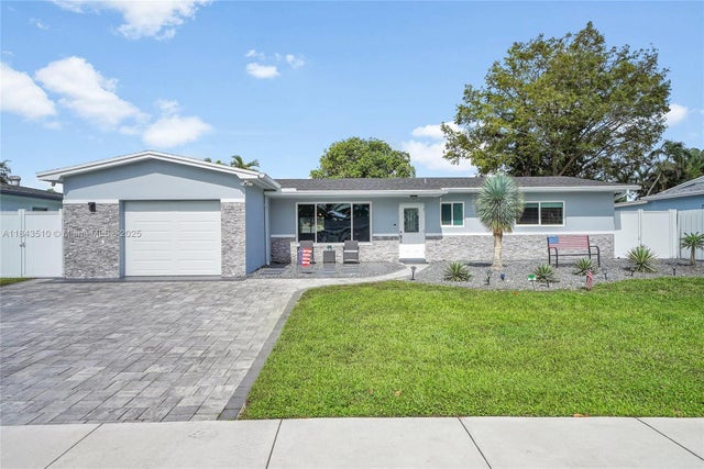 4 of 62 - 521 Nw 93rd Ter, Pembroke Pines, FL
