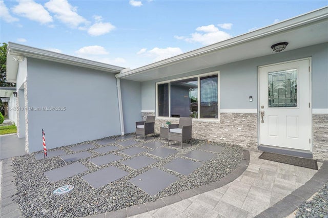 5 of 62 - 521 Nw 93rd Ter, Pembroke Pines, FL