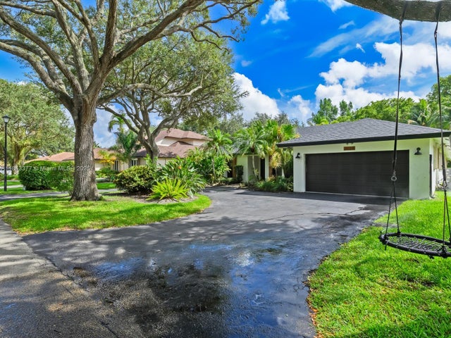 3 of 38 - 1030 Sw 91st Ave, Plantation, FL