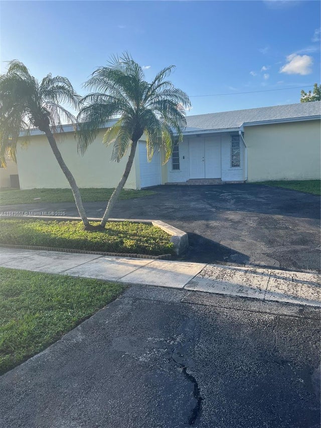 1 of 6 - 11711 Nw 29th St, Sunrise, FL