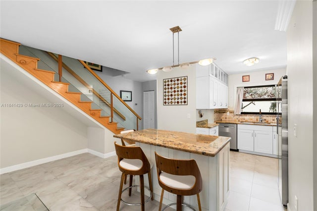 2159 N 14th Ave, Hollywood