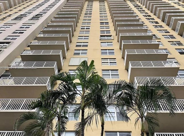 3 of 28 - 231 174th St 1611, Sunny Isles Beach, FL