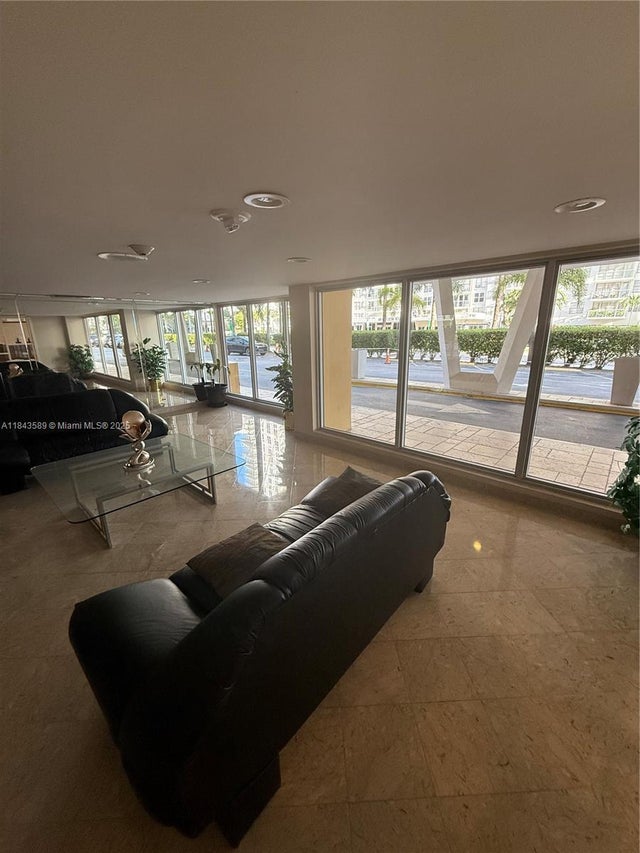 5 of 28 - 231 174th St 1611, Sunny Isles Beach, FL