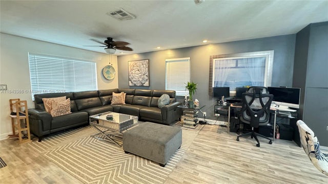 4 of 29 - 1912 Sw 97th Ter, Miramar, FL