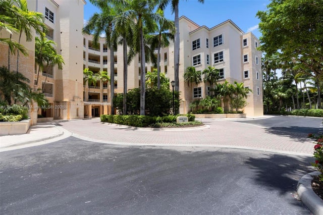 2 of 41 - 703 Crandon Blvd 403, Key Biscayne, FL