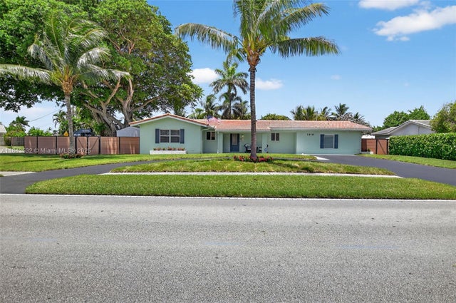 3 of 49 - 1019 Se 12th Ave, Deerfield Beach, FL