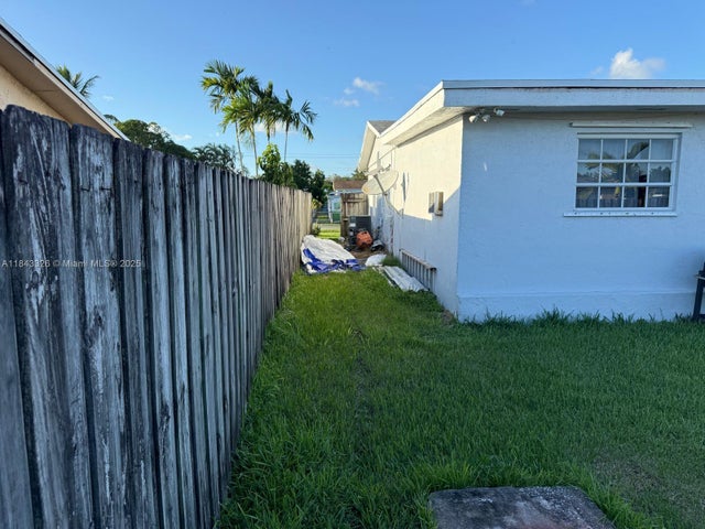 4 of 11 - 15400 Sw 305th St, Homestead, FL