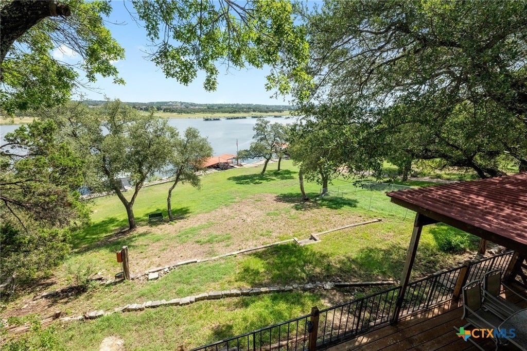 20926 W Lakeshore Drive, Spicewood