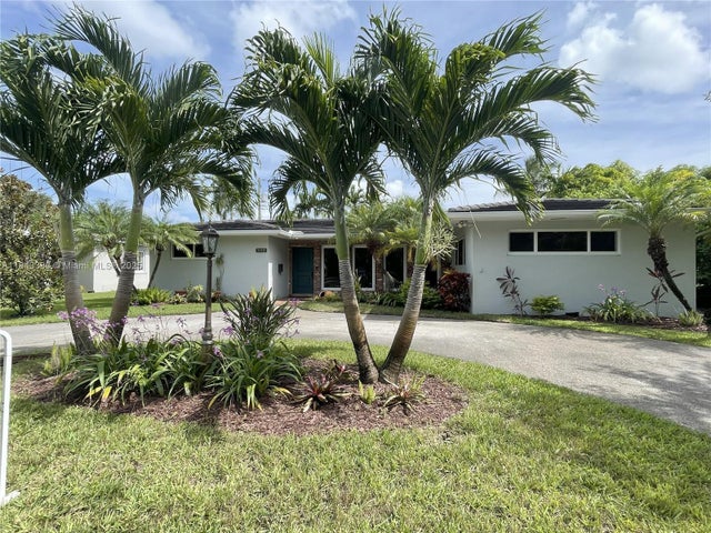 3 of 23 - 1110 Redbird Ave, Miami Springs, FL