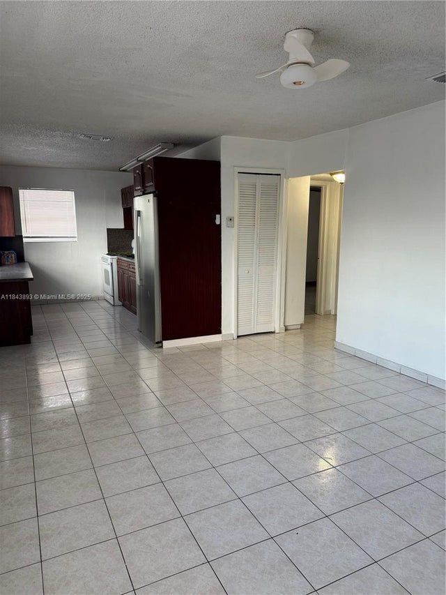3 of 11 - 1281 W 29th St 19, Hialeah, FL