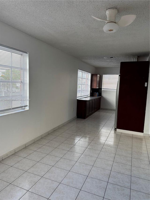 4 of 11 - 1281 W 29th St 19, Hialeah, FL