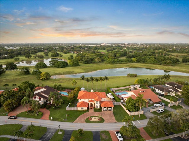 2 of 81 - 9621 W Calusa Club Dr, Miami, FL