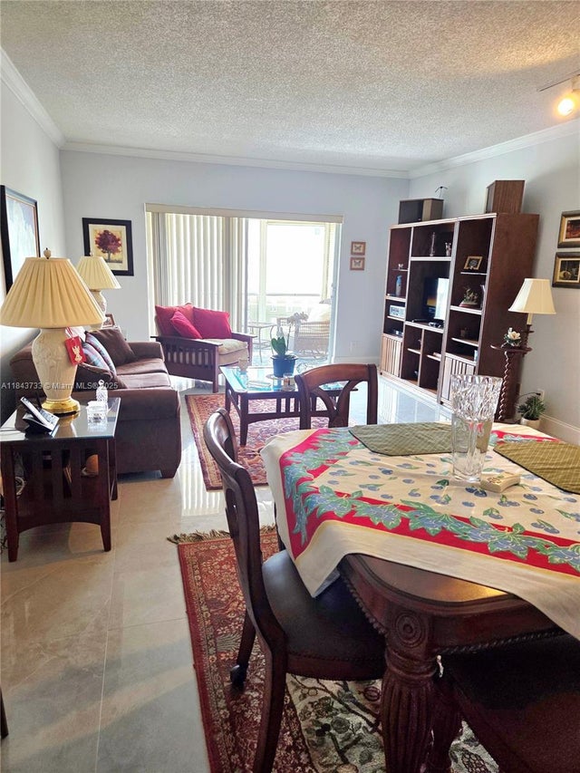 3 of 25 - 4350 Hillcrest Dr 716, Hollywood, FL