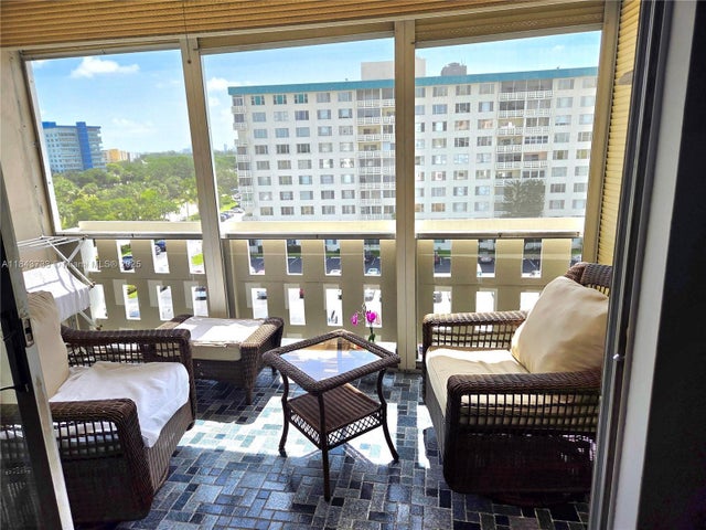 5 of 25 - 4350 Hillcrest Dr 716, Hollywood, FL