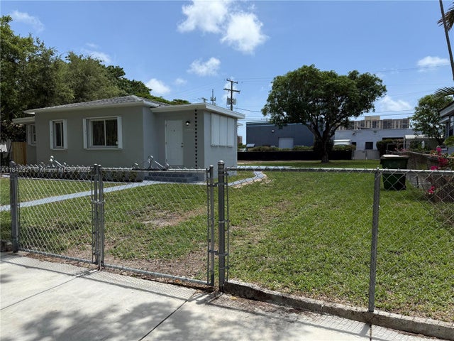 2 of 18 - 12235 Ne 12th Pl, North Miami, FL
