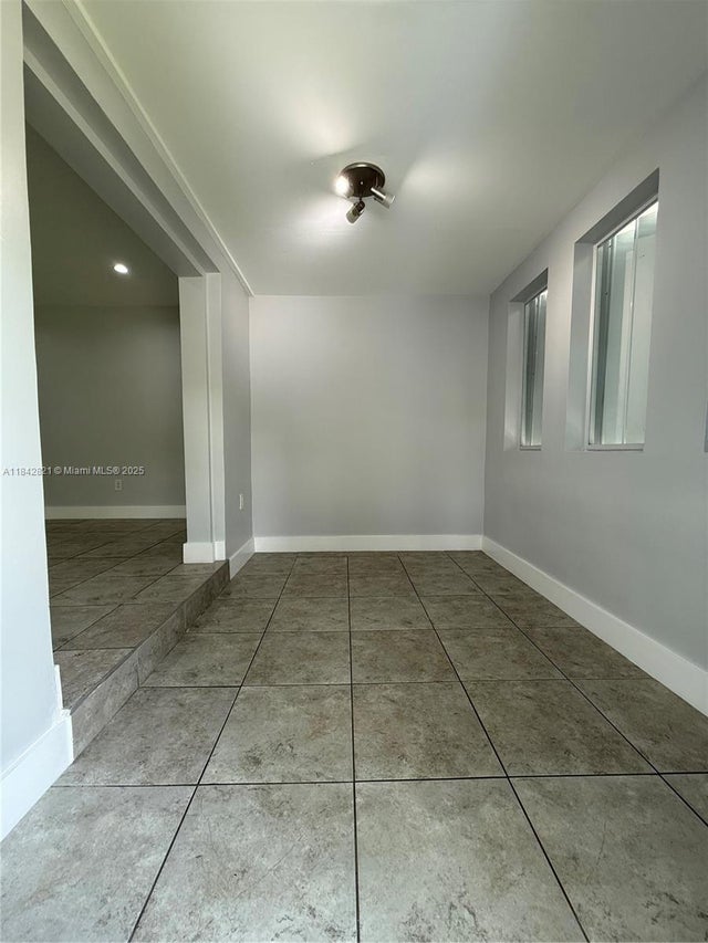 3 of 18 - 12235 Ne 12th Pl, North Miami, FL