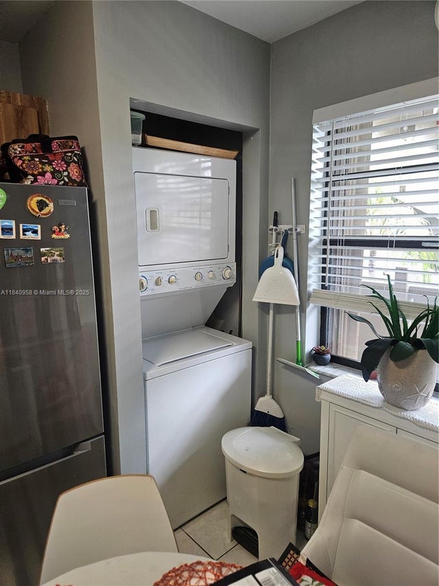 5 of 12 - 901 Colony Point Cir 408, Pembroke Pines, FL