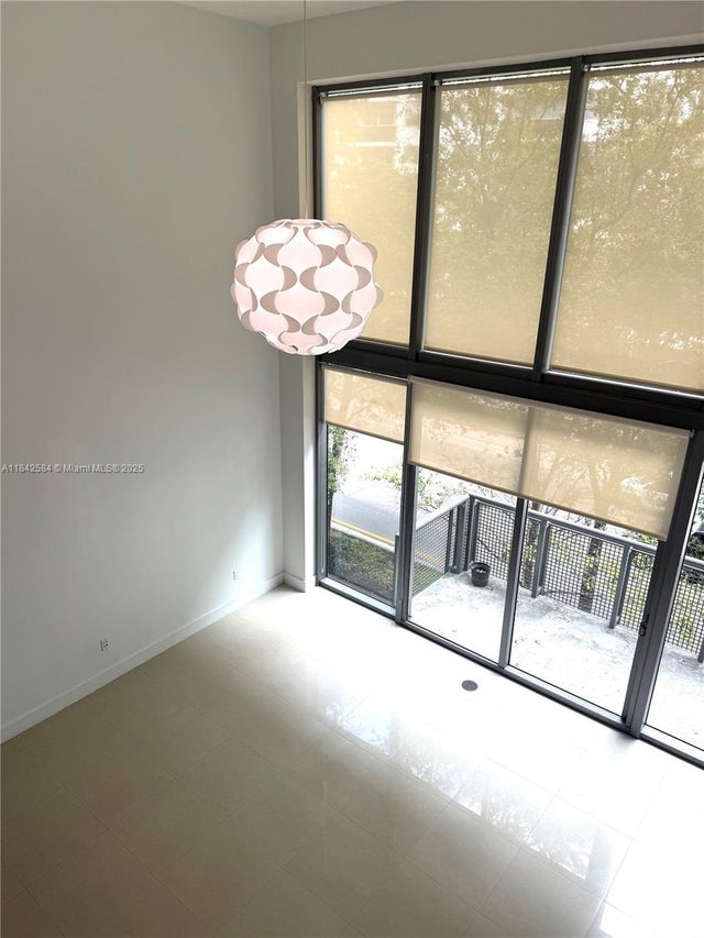 3 of 11 - 6000 Collins Ave 313, Miami Beach, FL