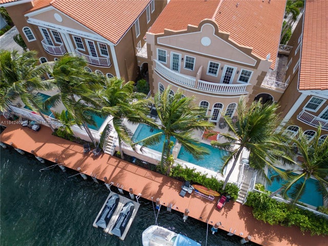 1 of 22 - 3907 Ne 170th St 3907, North Miami Beach, FL