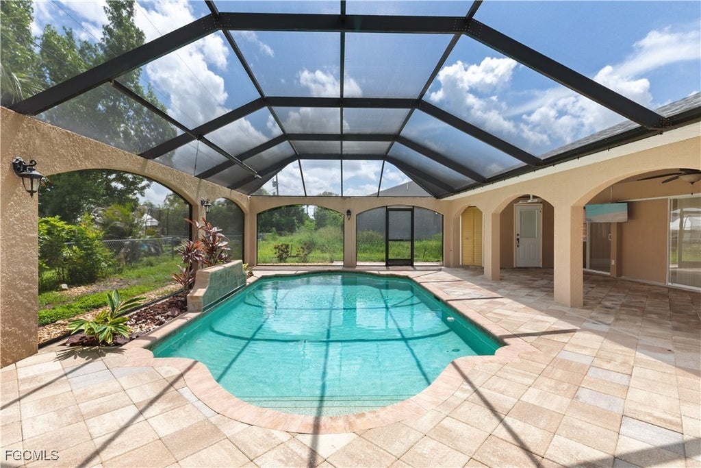 329 Ne 9th St, CAPE CORAL