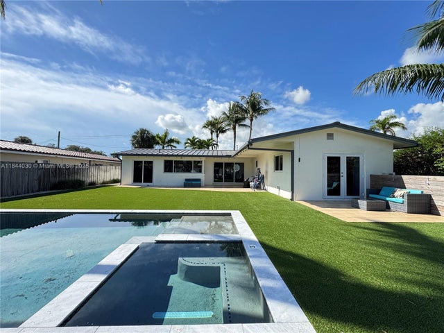 1 of 27 - 1709 Sw 5th Pl, Fort Lauderdale, FL