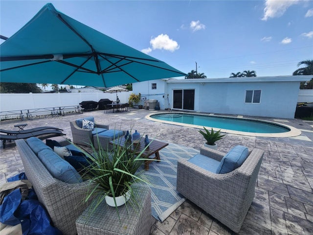 1 of 38 - 3617 Nw 37th St, Lauderdale Lakes, FL