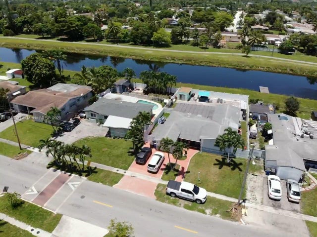 3 of 38 - 3617 Nw 37th St, Lauderdale Lakes, FL
