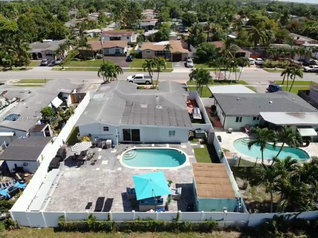 4 of 38 - 3617 Nw 37th St, Lauderdale Lakes, FL