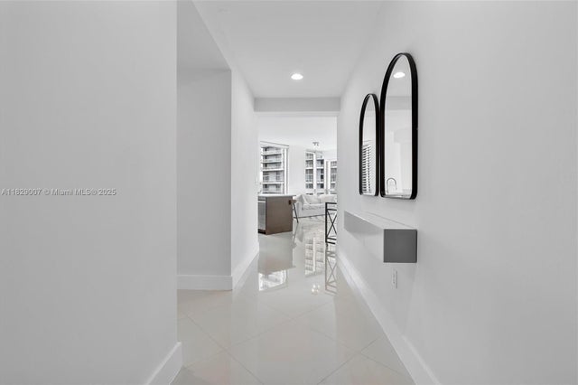 3 of 38 - 500 Brickell Ave 4101, Miami, FL