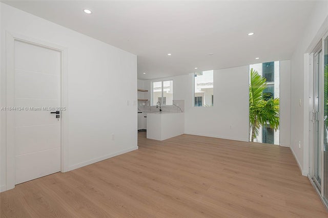 4 of 16 - 1975 Calais Dr 1, Miami Beach, FL