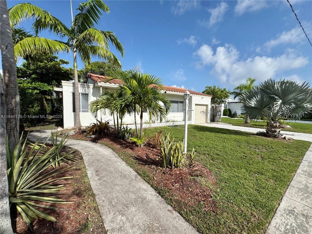 2 of 25 - 7536 Cutlass Ave, North Bay Village, FL