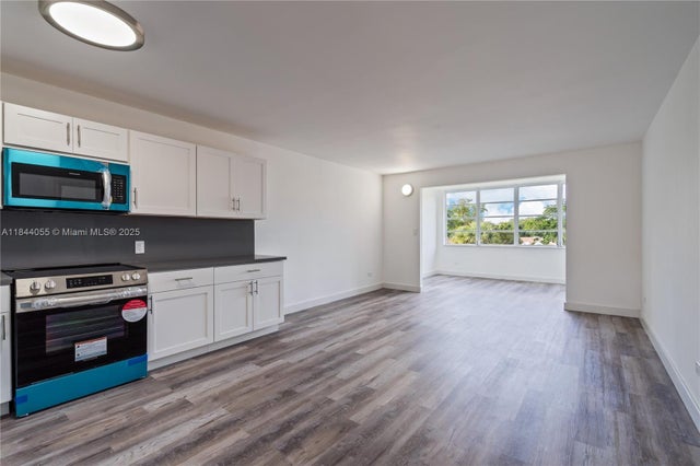 3 of 29 - 445 Ne 195th St 330, Miami, FL