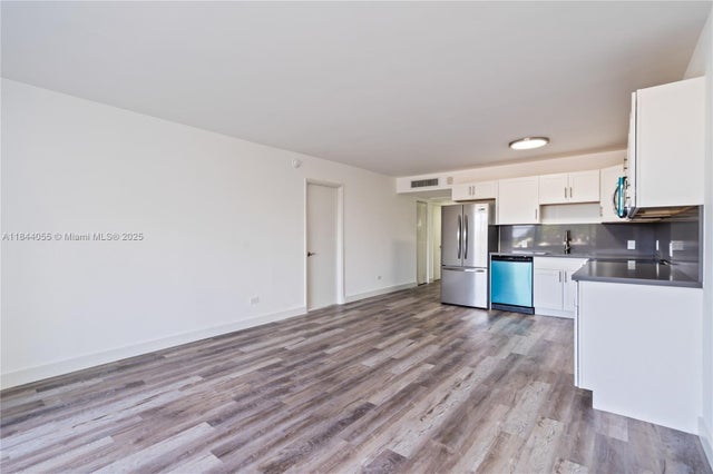 5 of 29 - 445 Ne 195th St 330, Miami, FL