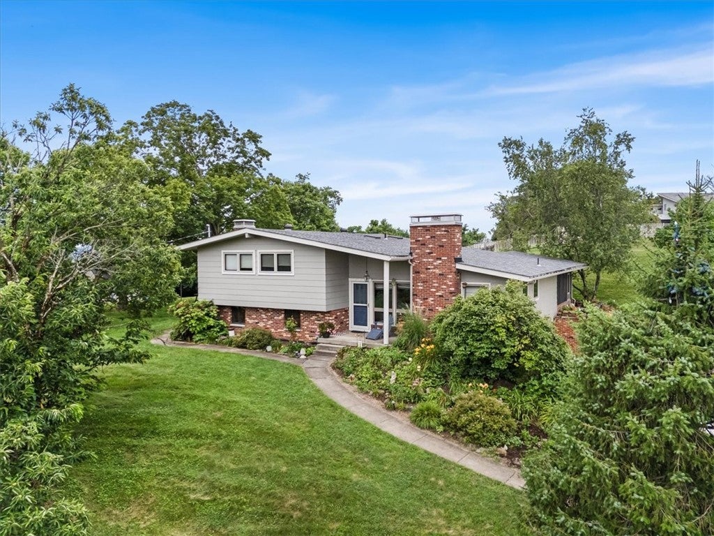 806 Old Clairton Road, Jefferson Hills