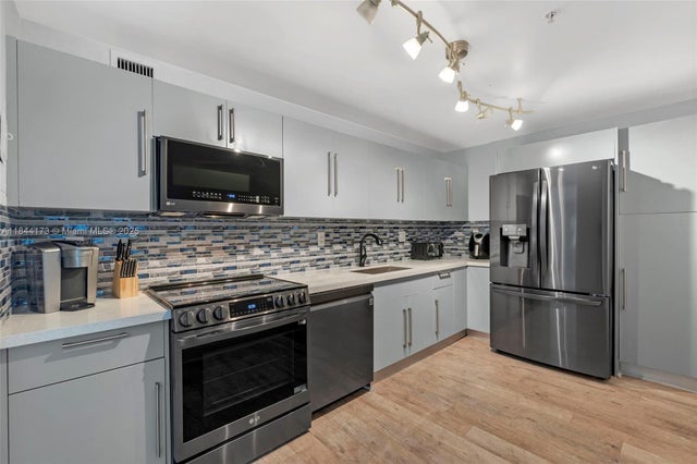 3 of 36 - 3000 S Ocean Dr 1122, Hollywood, FL
